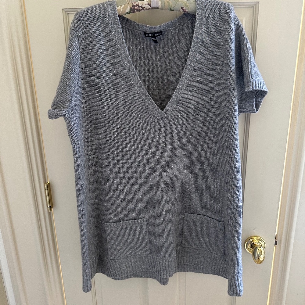 EIEEN FISHER GREY KNIT SHORT SLEEVED PULLOVEER WITH POCKETS-EUC/L
